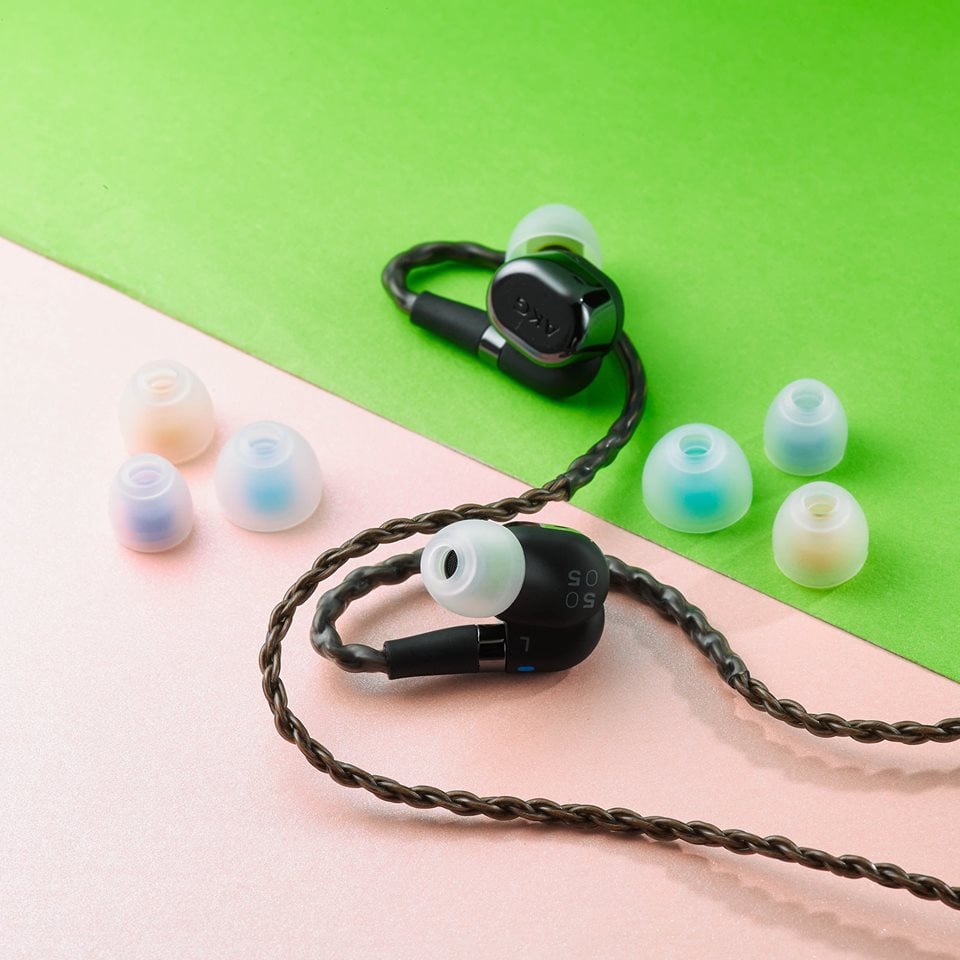 (1คู่) SpinFit CP145 “ใหม่ล่าสุด 2018” (สีขาว/เขียว Size S 11.5mm) จุกหูฟังอัพเกรด เสียงเบสแน่นขึ้น และเสียงแหลมดีขึ้น จุกหูฟังสำหรับหูฟังแบบสอดหู In Ear Monitor (IEM)